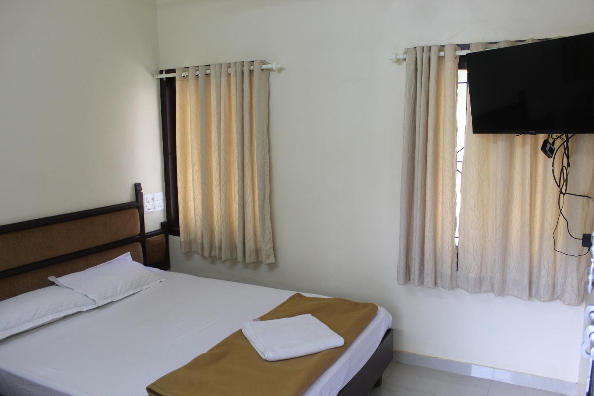 Anna Hotel Thiruvananthapuram ภายนอก รูปภาพ