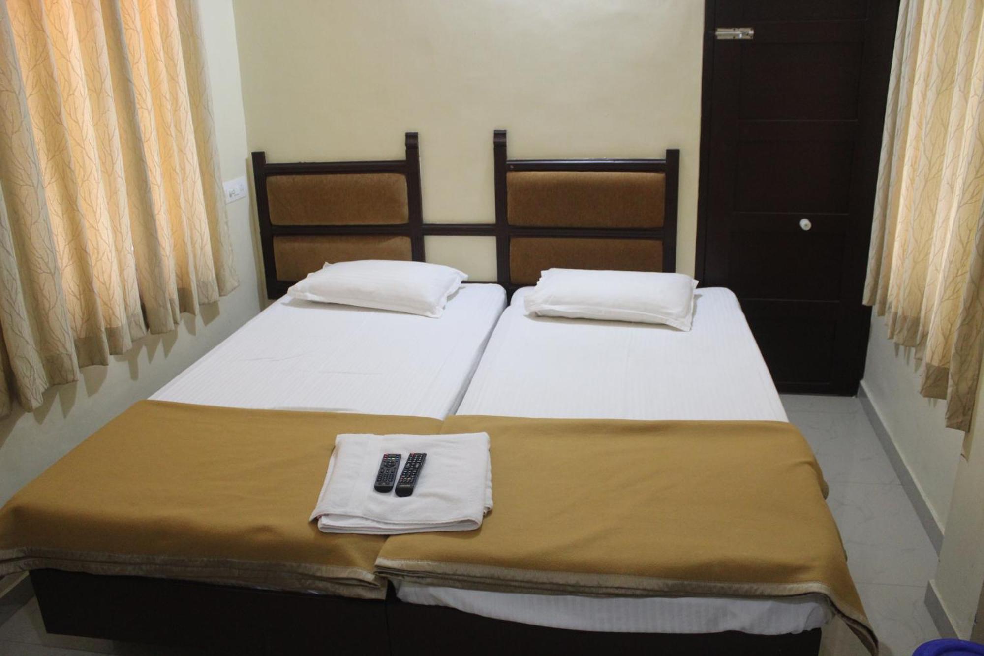 Anna Hotel Thiruvananthapuram ภายนอก รูปภาพ