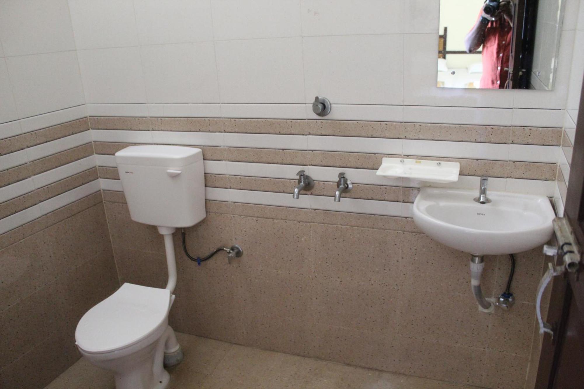 Anna Hotel Thiruvananthapuram ภายนอก รูปภาพ