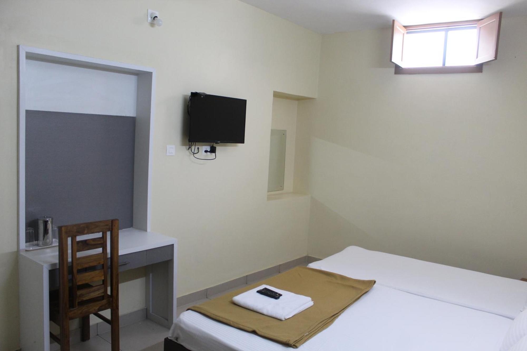 Anna Hotel Thiruvananthapuram ภายนอก รูปภาพ