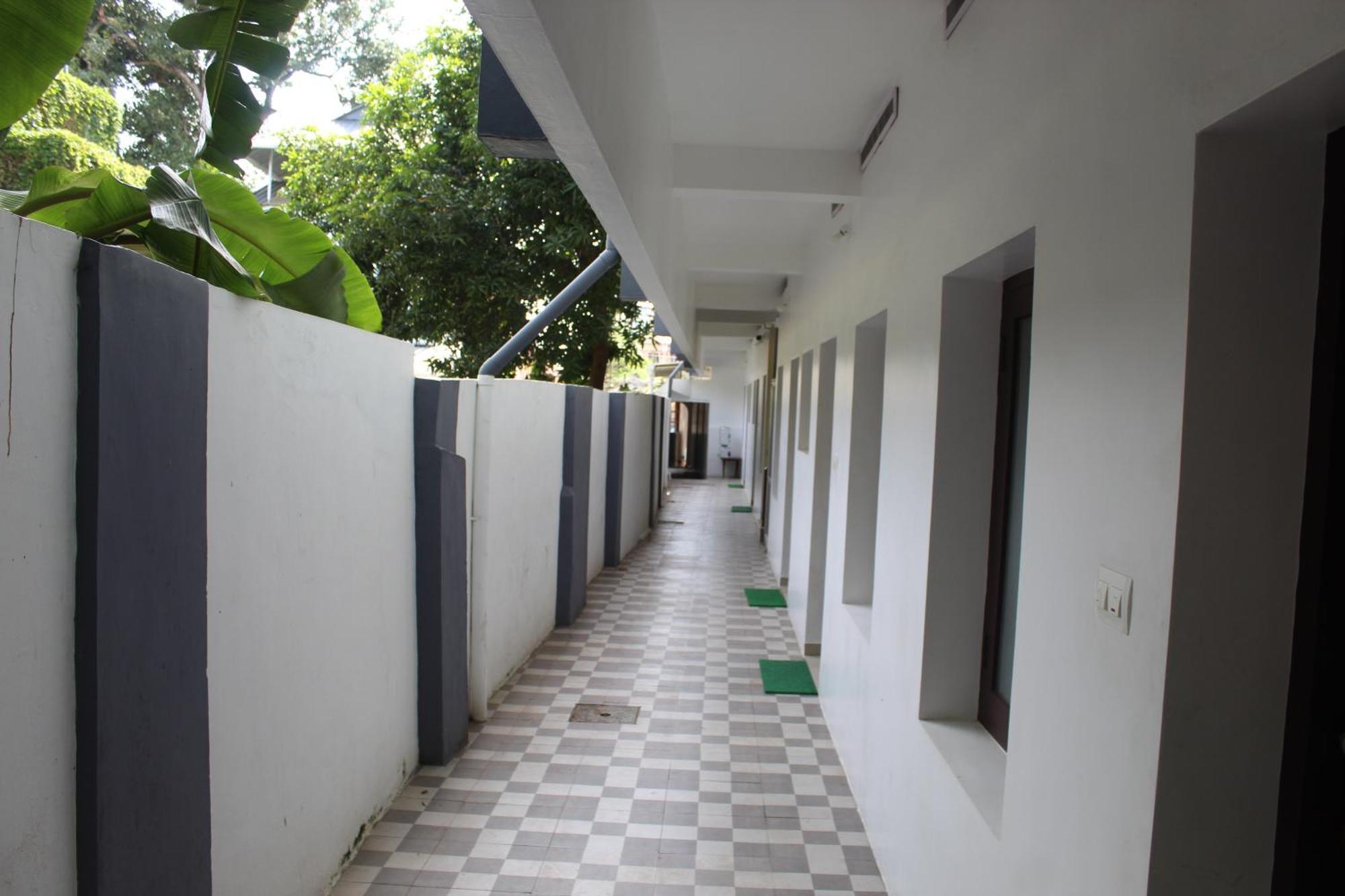 Anna Hotel Thiruvananthapuram ภายนอก รูปภาพ